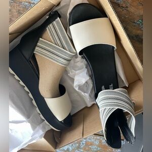 Sorel NIB Cameron Platform Ankle Strap 9.5